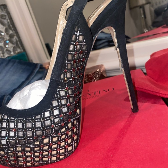 👠 VALENTINOS 👠💋 - Picture 4 of 7